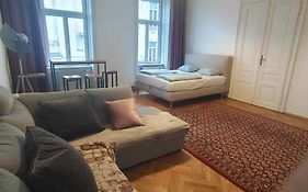 Large 4 Room Apartment In The Center Of Vienna
