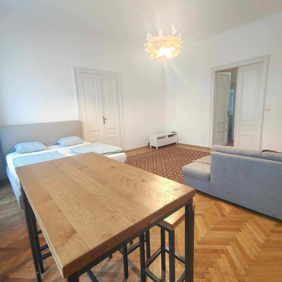 Large 4 Room Apartment In The Center Of Wiedeń Zewnętrze zdjęcie